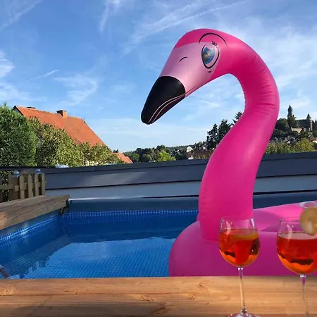 아파트 4 Sterne Schlossblick Sauna Pool Whirlpool Pri *