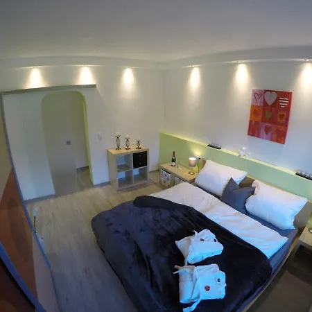 Apartment 4 Sterne Schlossblick Sauna Pool Whirlpool Pri Braunfels