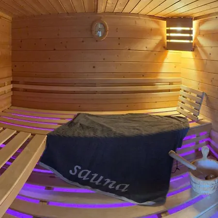 Apartment 4 Sterne Schlossblick Sauna Pool Whirlpool Pri *