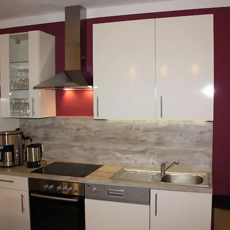 4 Sterne Schlossblick Sauna Pool Whirlpool Pri Apartman *