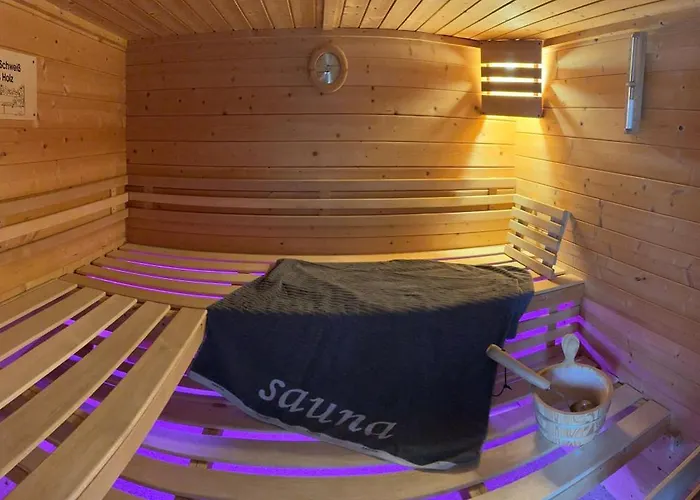 Apartmán 4 Sterne Schlossblick Sauna Pool Whirlpool Pri *